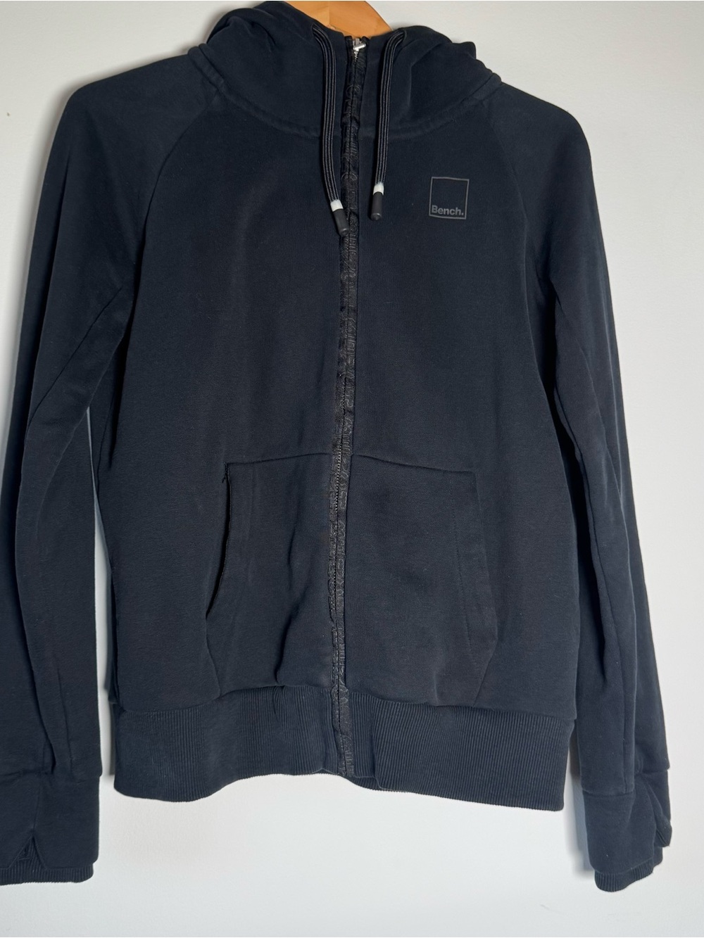 Bench Women’s Black  Zip Hoodie – Fleece Lined Sweatshirt Thumb Holes Large